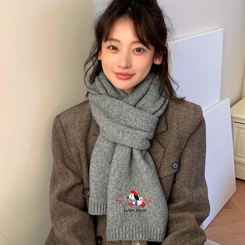 New red scarf women's winter new cute embroidery warm and cold wool Christmas scarf