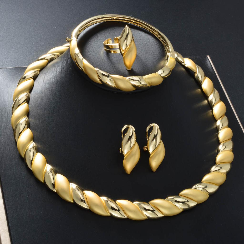 charmoment Hot Selling Women's Jewelry Set Luxury Classic Italian Bridal Wedding Zircon Necklace Earrings Ring Bracelet Set