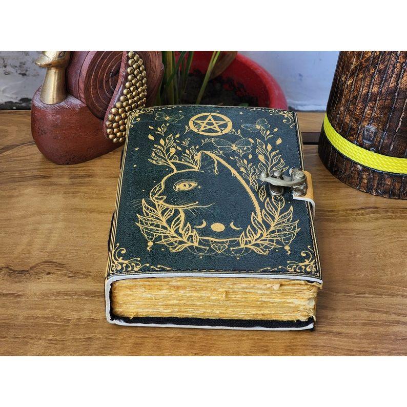 

Блокнот из кожи Caltic Cat с принтом для женщин и мужчин, кожаный журнал ручной работы, идеальный подарок на день рождения, Книга теней, Гримуар 8 x 6in