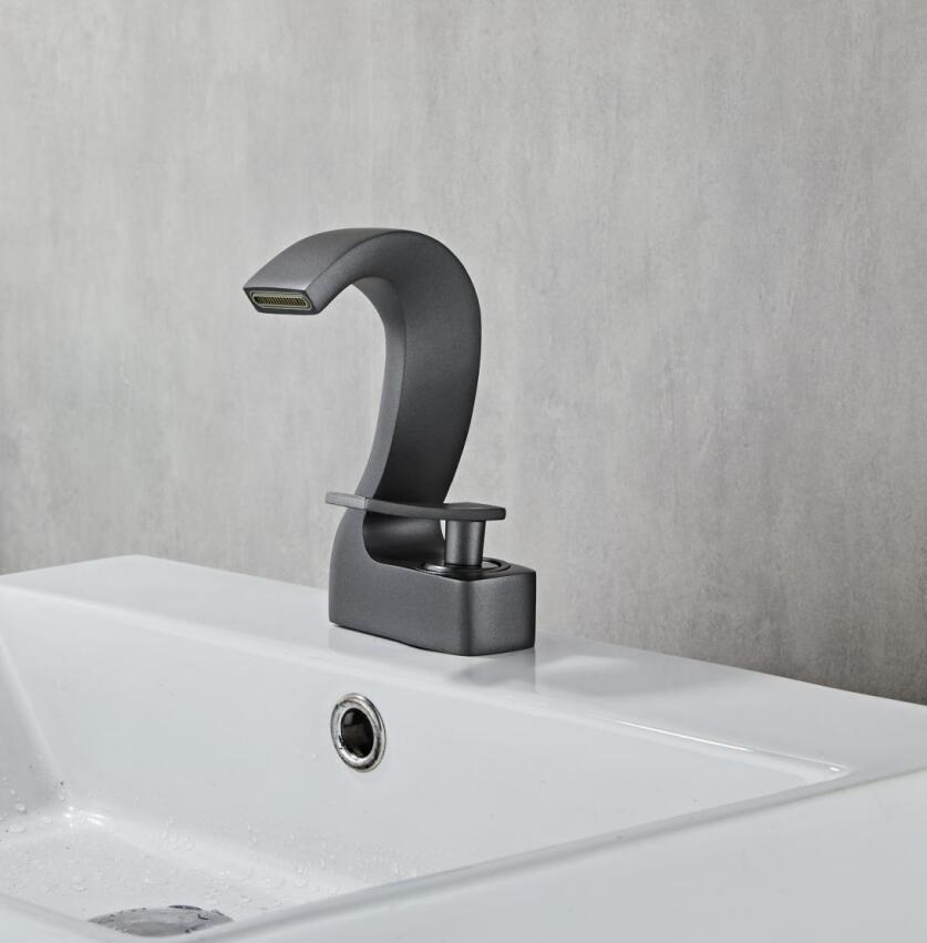 New Sink Faucet Bathroom Hot and Cold Gold Single Lever Basin Water Mixer Tap Bathroom Brass White Gold Mixer