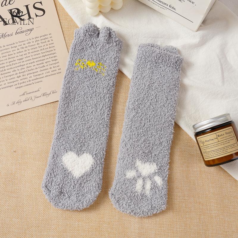 5 Pairs Thick Warm Mid-calf Socks for Womensmall Ear Flaps Socks for Home Autumn/Winter Coral Fleece Socks