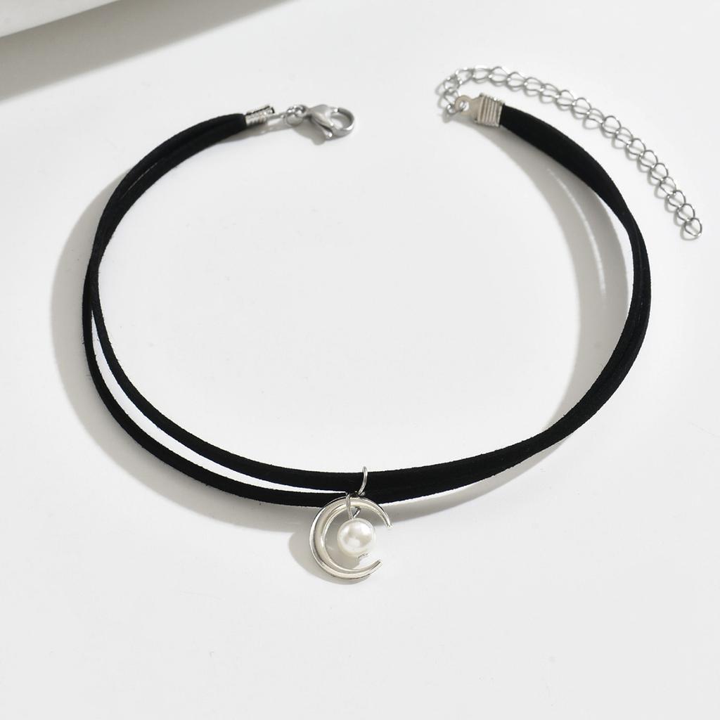 Hot-selling Choker Collar Combination Gothic Dark Wind Short Pendant Multi-layer Necklace Stacked Necklace
