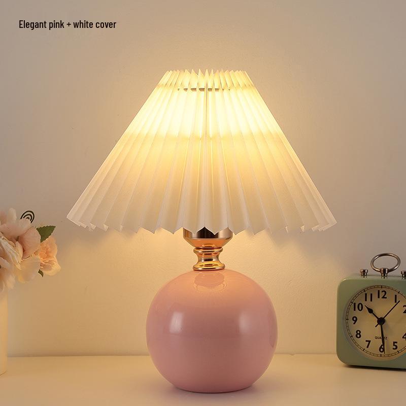 Retro 2025 High-End Eye-Protection Desk Lamp: Luxury Sleep-Aid Atmosphere for Bedroom and Bedside.