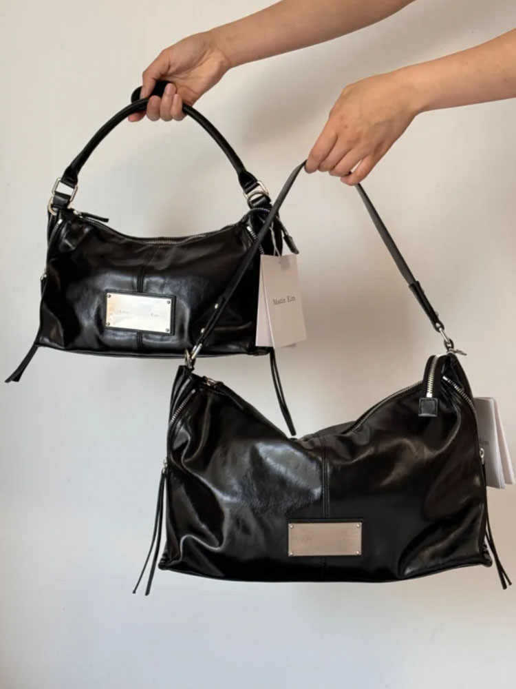 

Side Zipper Commuting Dumpling Bag, Shoulder and Armpit Crossbody Bag