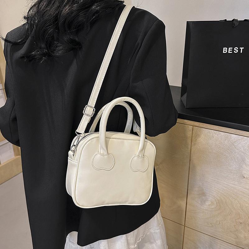 2024 New Style Minimalist Fashion Shoulder Bag Street Trend Crossbody Bag Spring Popular Ladies Handbag