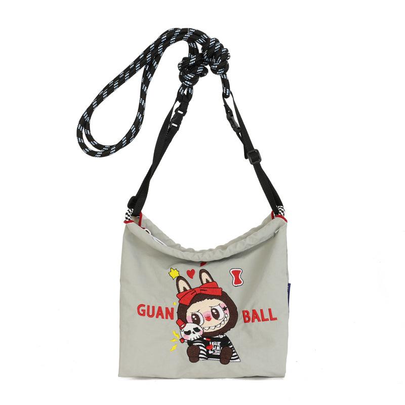 

Летняя мультяшная маленькая квадратная сумка labubu с вышивкой, милая, универсальная, модная, на плечо, кроссбоди