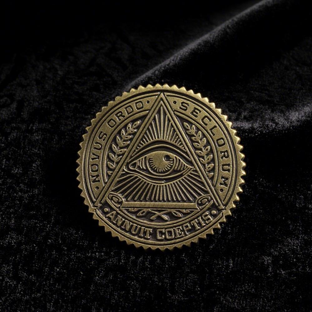 Century All-Seeing Eye Enlightenment Brooch: Vintage Metal Gift for Backpack, Hat, or Clothing.