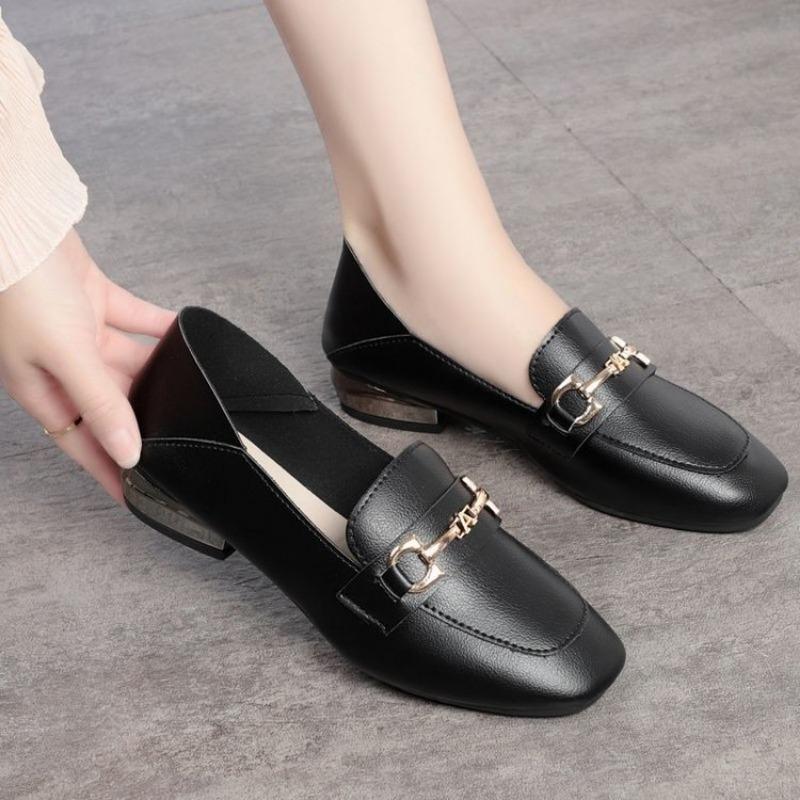 

Новые туфли из мягкой кожи, маленькие кожаные туфли, универсальные туфли-одинарки, женская обувь, две белые туфли, квадратный носок 40 чёрный