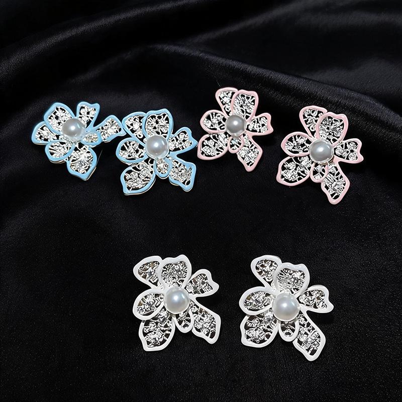 Silver Needle Pearl & Hollow Flower Stud Earrings - High-End Fashion Accessories for Women