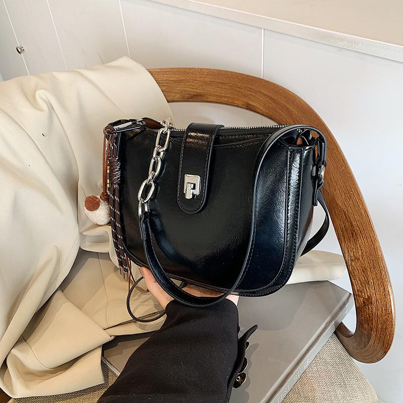 Premium Texture Portable Shoulder Bucket Bag for Women 2025 To Send Winter New Fashion Foreign Style Semi-round Chain Tote