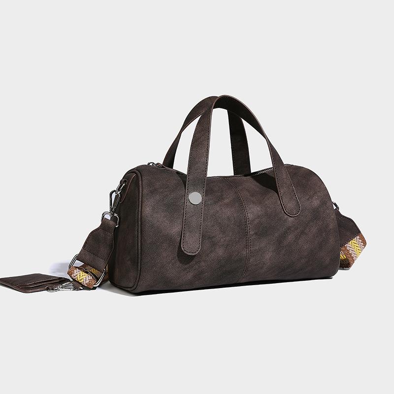 2024 Fall/Winter New Niche Fashionable Commuting Large-Capacity High-End Bowling Boston Pillow Women's Handbag