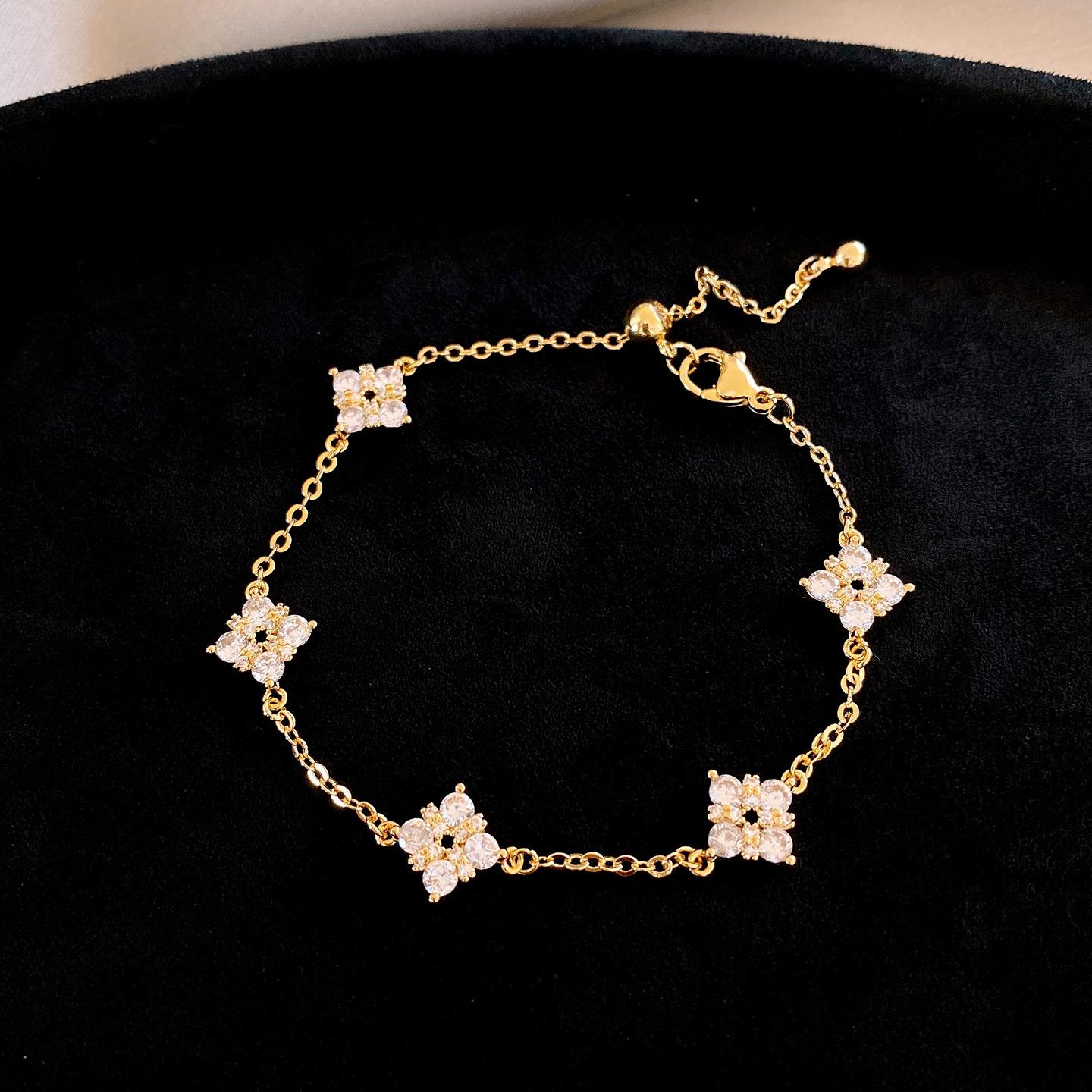 French simple zircon rhombus flower bracelet bracelet exquisite jewelry design sense niche
