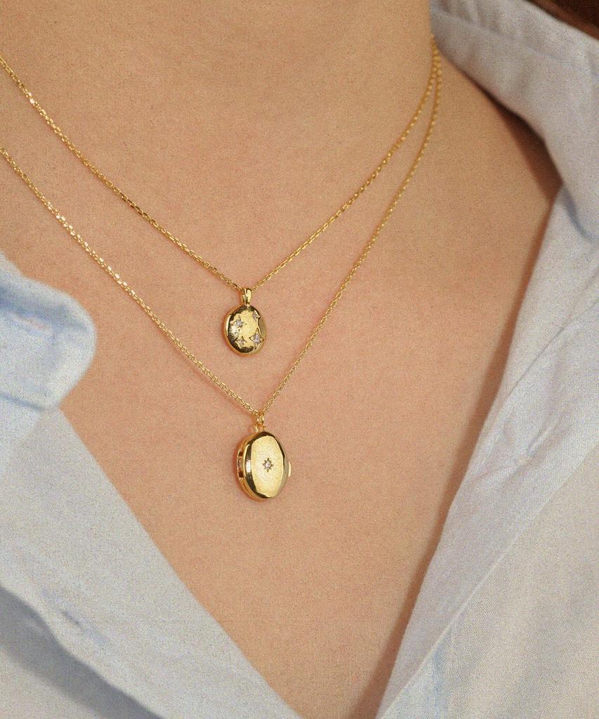 Code.H (Silver 925) Oval Frame Necklace