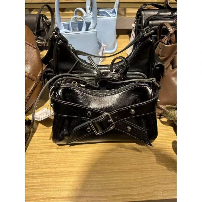 Niche design sweet and cool locomotive bag women s new high-end belt commuting versatile shoulder messenger bag 3125₽