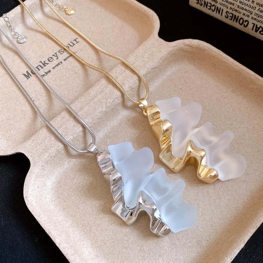 Fashion Geometric Y Shape Pendant Necklaces Women Ins Style Minimalist Irregular Clavicle Chains Exquisite Banquet Jewelry Gifts