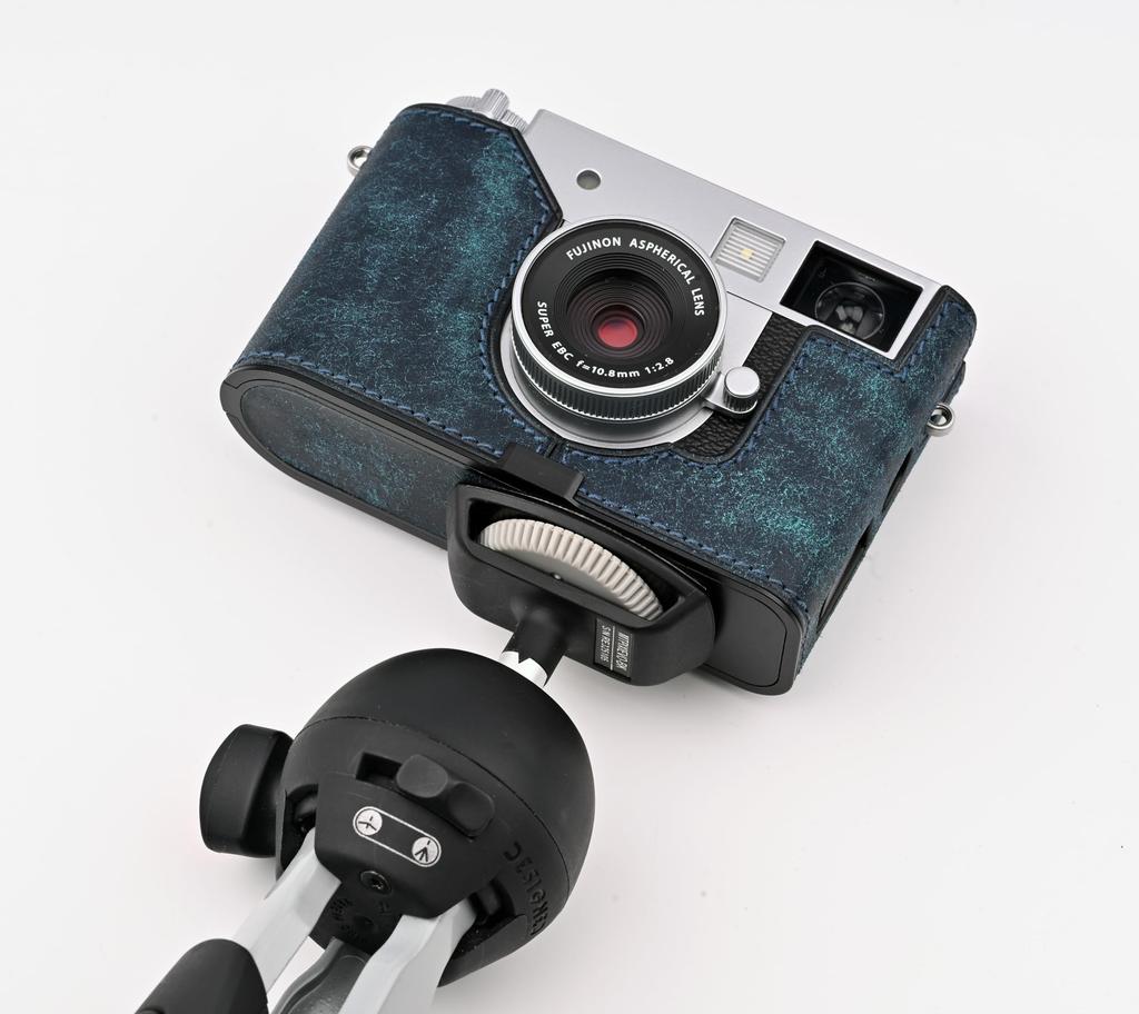 CLC handmade camera case/cover for Fuji x-half/Fuji x-half, genuine leather with a leather top and metal base plate (Matte Blue)
