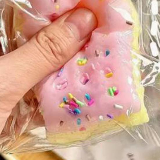 Soda Biscuit Stress Relief Toy Simulation Strawberry Sandwich Biscuit Squeeze Toy Decompression Snack