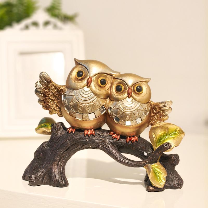 Owl on stump statue, resin animal craft ornament, home decoration for bedroom, living room, study, entryway, and tabletop
