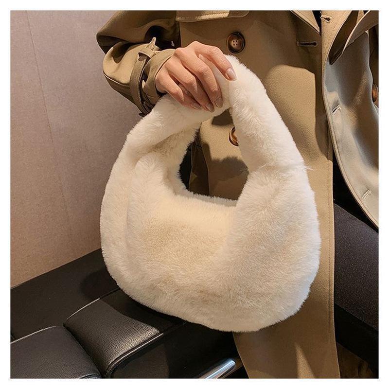 Plush High-End Dumpling Chain Handbag - Large Capacity & Versatile for Commuting