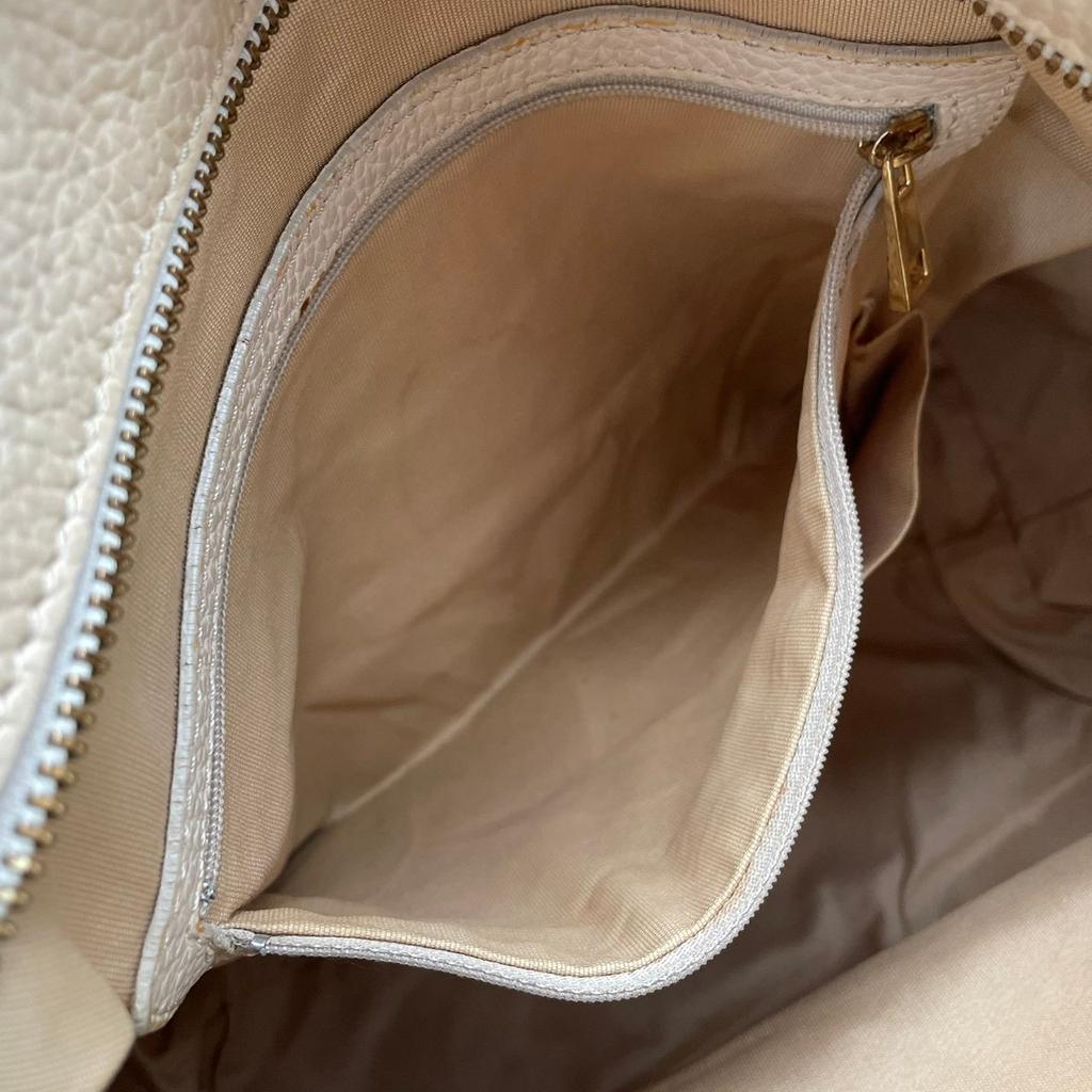 Used  One Shoulder BagShoulder Bag Ivory/gold Leather Women