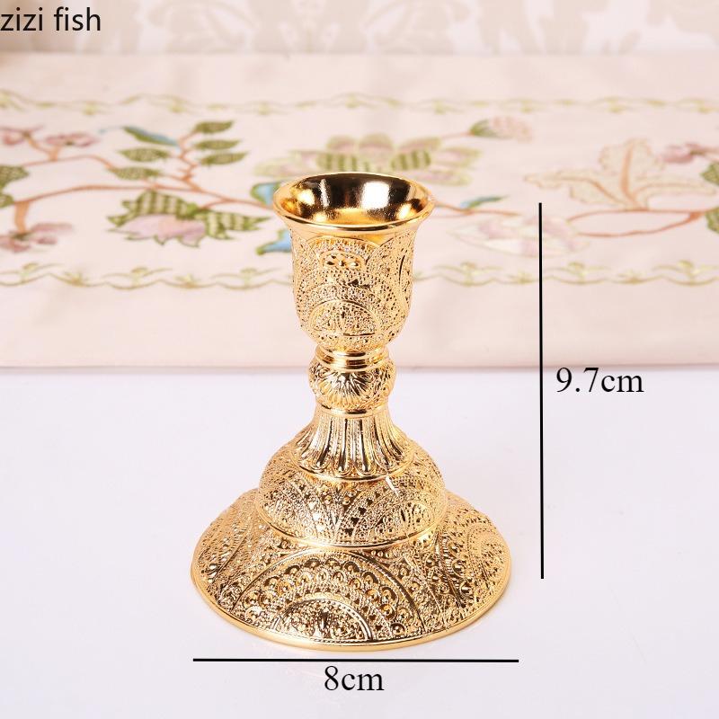 

Metal Candlestick Holder Wedding Decorations 5 Candle Holders Golden Candle Stand Ornament Candlelight Dinner Candles Rack