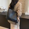 Large Capacity Bag Women's Autumn Simplicity 2025 New Fashion Casual Shoulder Bag Retro Leather Commuter Tote Bag
