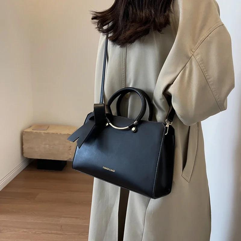 Women's Bag New stylish portable work Travel large capacity Simple and versatile style bag