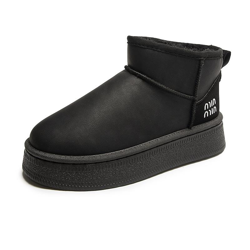 

Winter new Northeast snow boots short boots piled thickened leather thick-soled waterproof and non-slip cotton boots small short boots 36