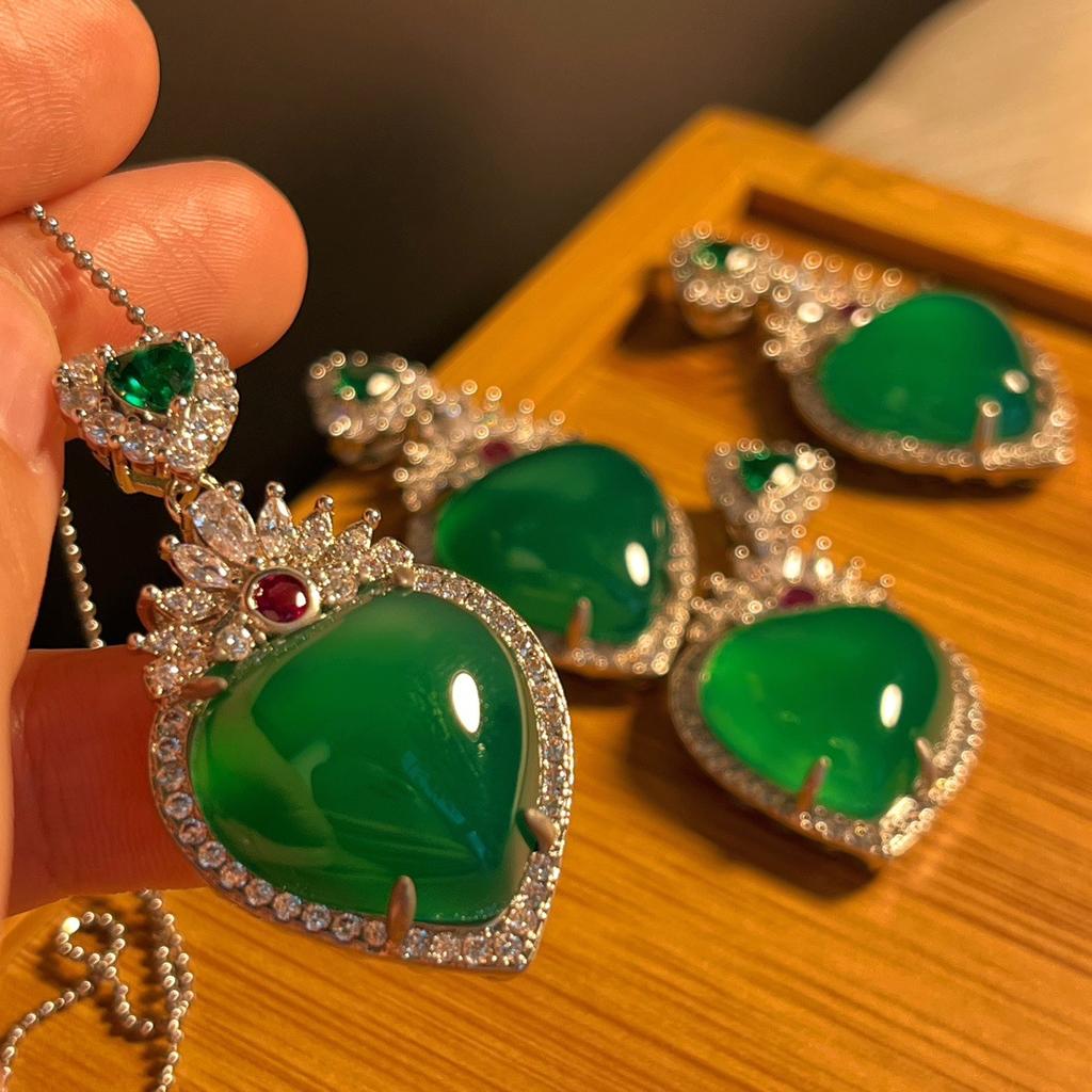 Full Green Yang Green Natural Agate Green Chalcedony Pendant Female Opening Slightly Inlaid, Real Shot Fidelity