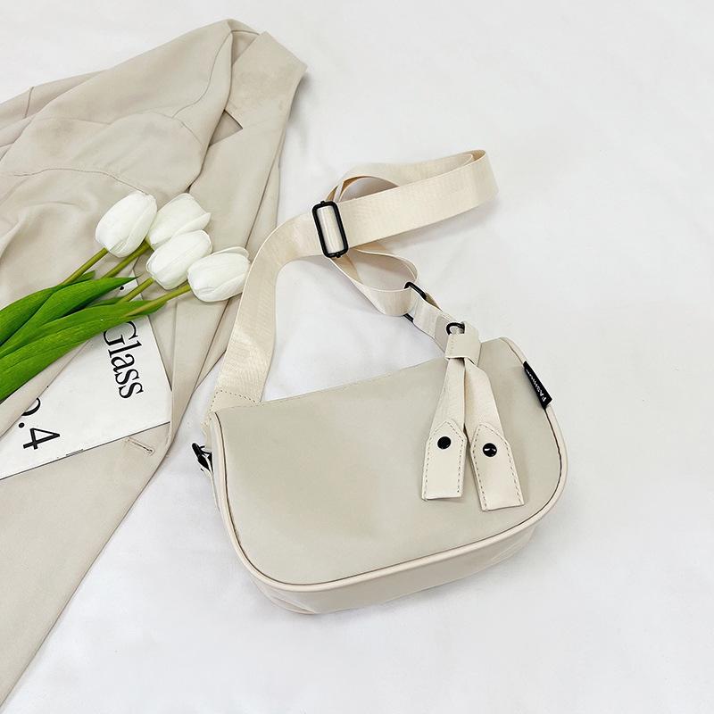 

2024 новий повсякденний тренд великої ємності, красива маленька квадратна сумка з персоналізованою текстурою, жіноча сумка через плече, приплив