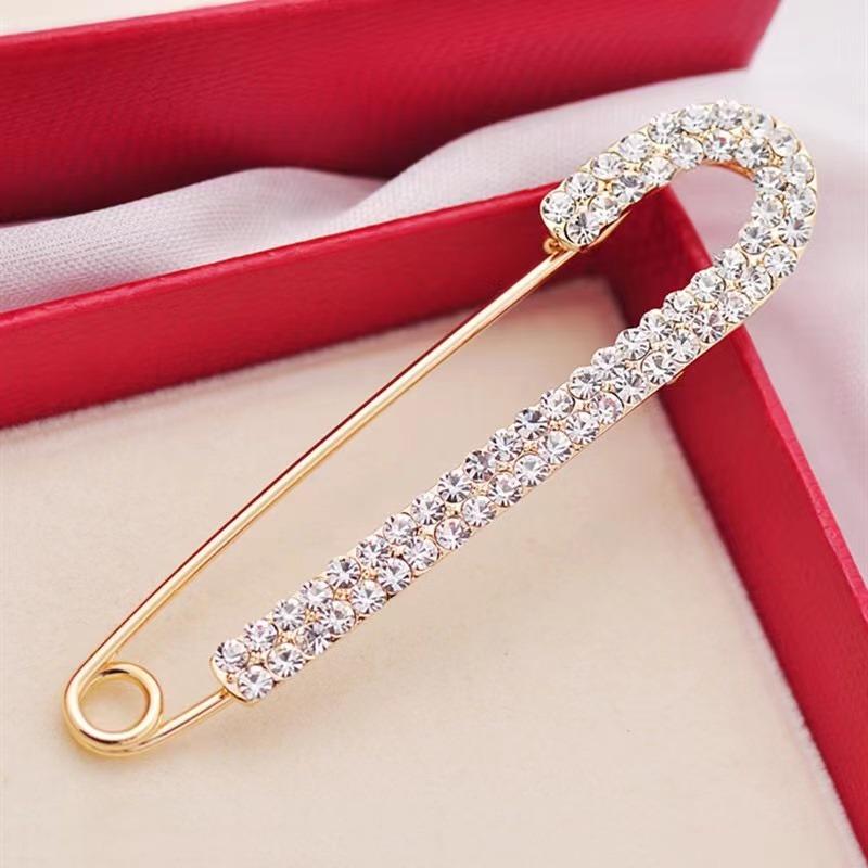 Cute Rhinestone Pins for Pants Waist Adjustment Women Cardigan Scarf Shawl Safety Brooches Korean Luxury Jewelry Scarf Buckle