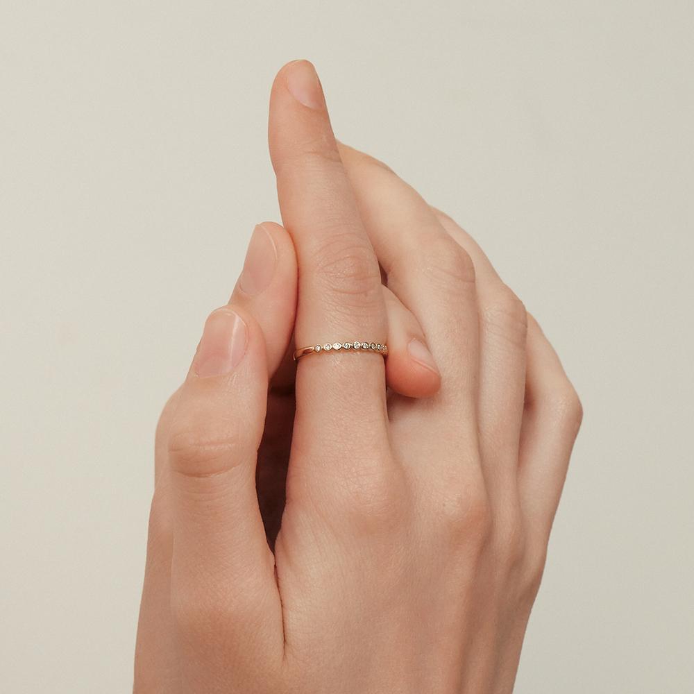 Lunne 14K Half Bezel Line Diamond Ring (14K Gold) #Lcr08 (C Type)