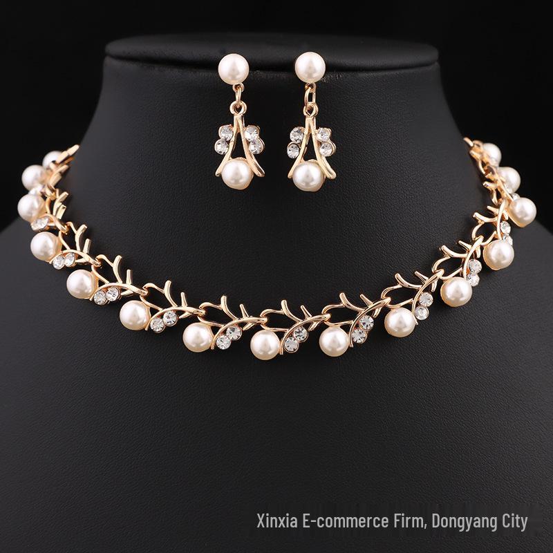 Elegant European-Style Bride Jewelry Set: Pearl Necklace & Earrings