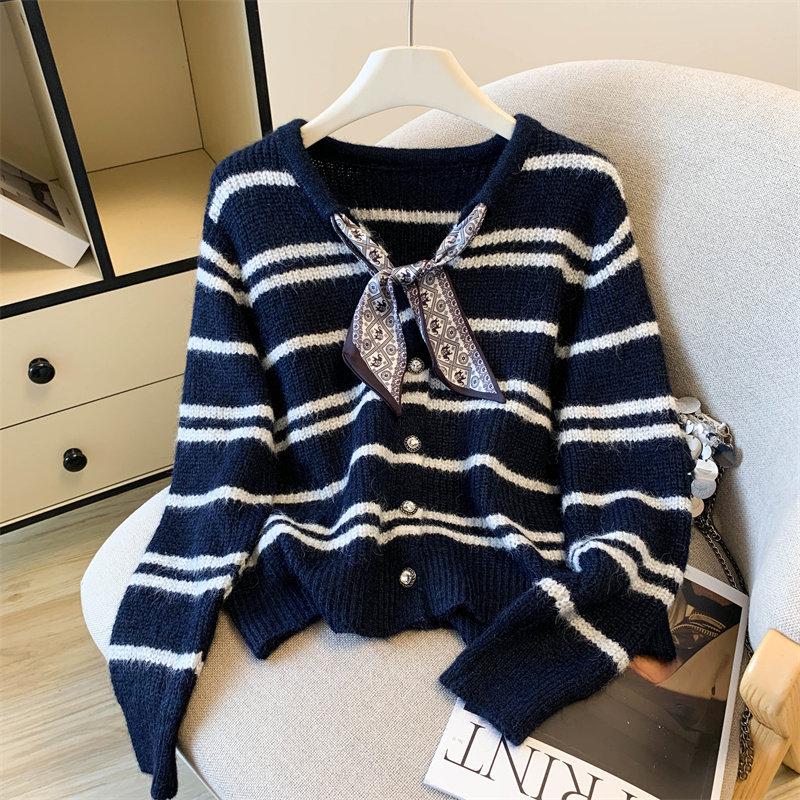 2026 Autumn/Winter V-neck Striped Knit Cardigan, Women's Loose Slimming Long Sleeve Sweater.