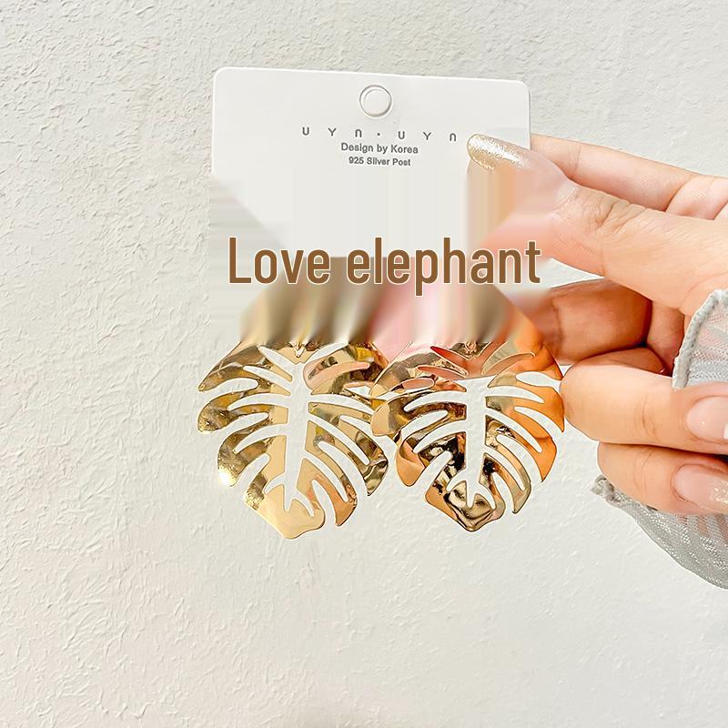 Silver Needle Retro Metal Leaf Branch Hollow Earrings - New High-End Summer Temperament Accessories