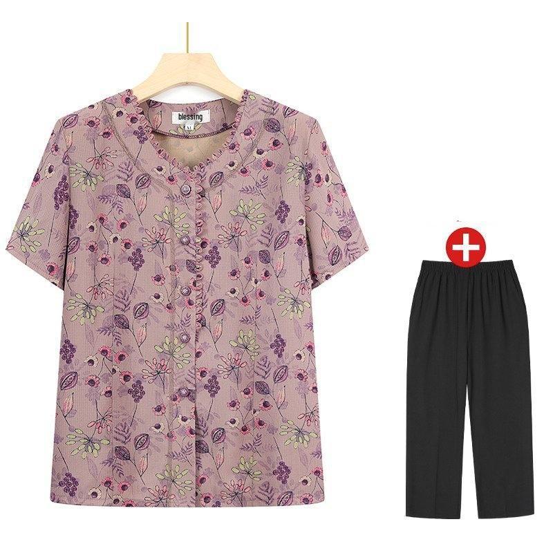 Summer Cotton Tops: Short-Sleeved, Loose-Fit Shirts for Middle-Aged and Elderly Women.