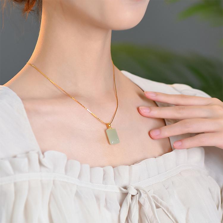 Women's High-End Jade Clavicle Pendant Necklace – Light Luxury Niche Design