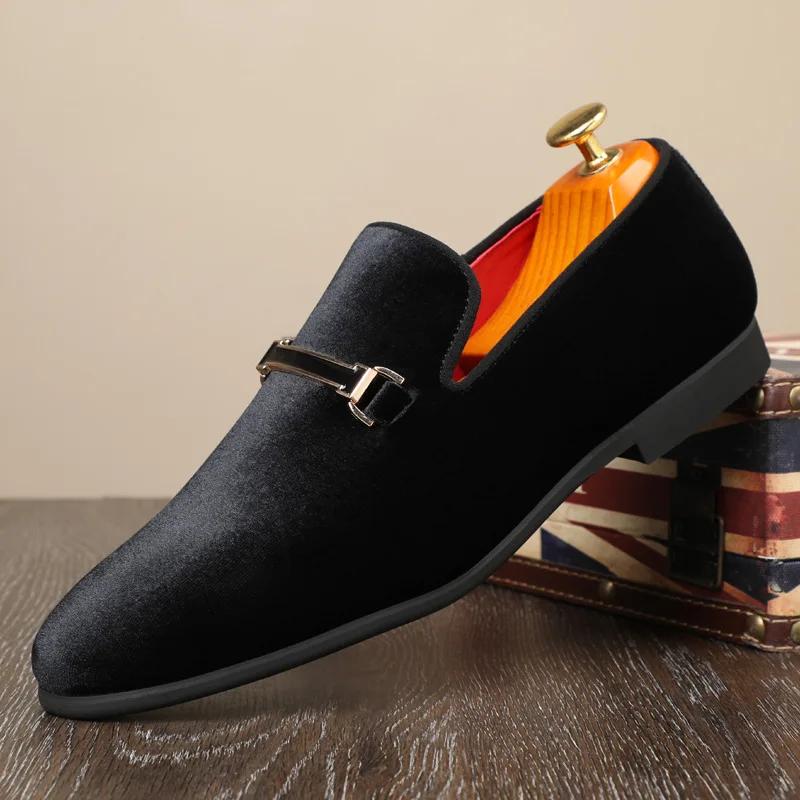 New Luxury Designer Fashion Pointed Black Blue Red Velvet Shoes Men Casual Loafers Formal Dress Footwear Shoes for Men