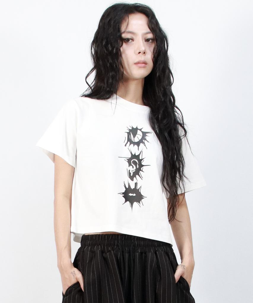 Deumakeu Eerie Graphic Crop Short Sleeve Tee White