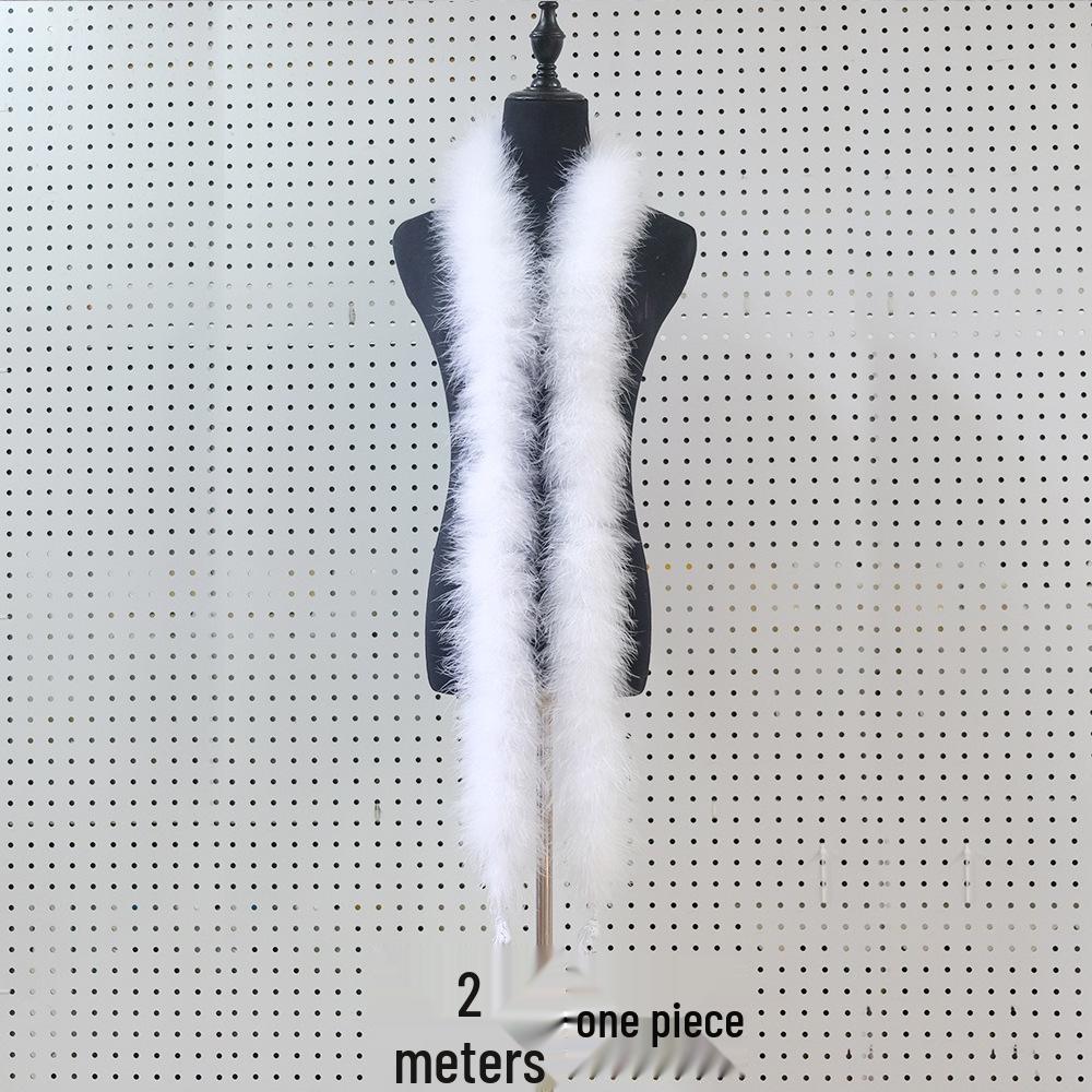 Weiße Feder Kollektion: DIY Handgemachte Bekleidungsaccessoires mit Gänse- und Truthahnfedern