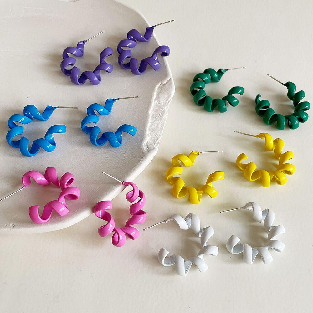 

Комплект из шести предметов, серьги карамельного цвета в форме буквы С для телефонного шнура