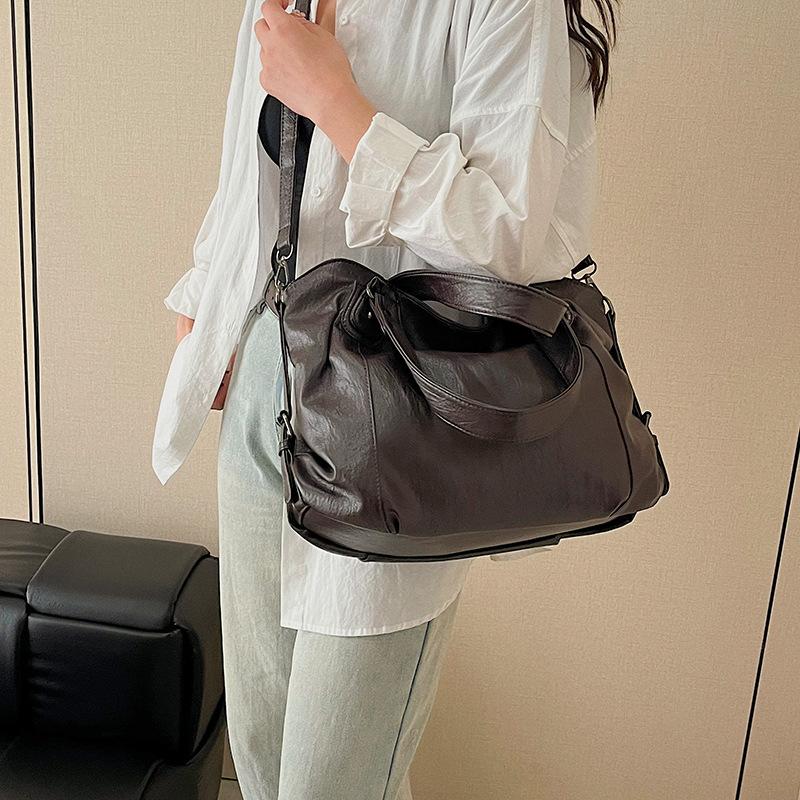 Large Capacity Bag Women's New Versatile Shoulder Messenger Bag Retro Tote Bag Work Commuter Bag