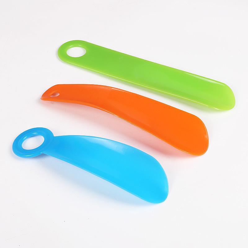 Compact Plastic Shoehorn for Kids & Seniors – Easy Slip-On Without Bending
