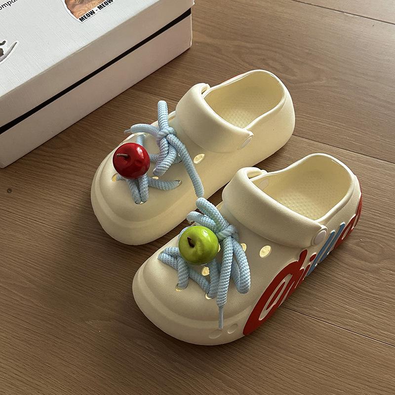 Summer fashion cartoon girl sandals, letter hole shoes, bag head slippers, wearing seaside thick-soled heightening cool slippers