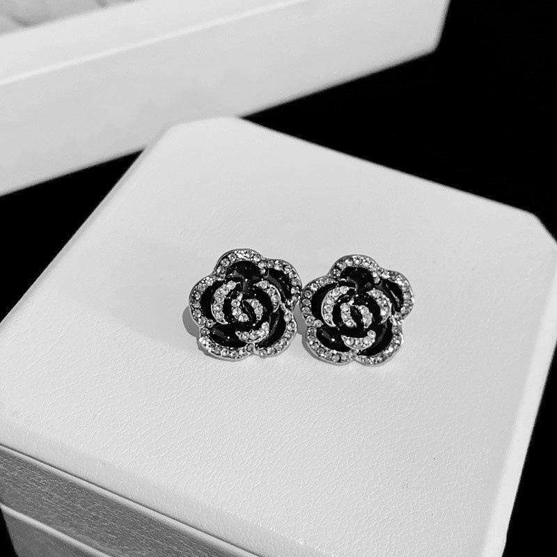 Schwarze Kamelie Halskette Damen Französisch Leichter Luxus Nische Schlüsselbeinkette Armband Ohrringe Mode High-End Schmuck