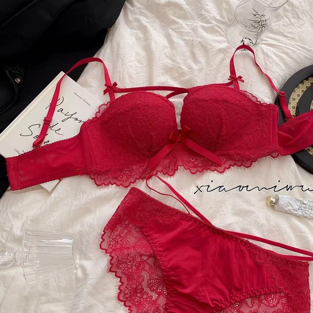 Sexy gather thickened and show large hollow lace bra new small fragrant style pure desire style set