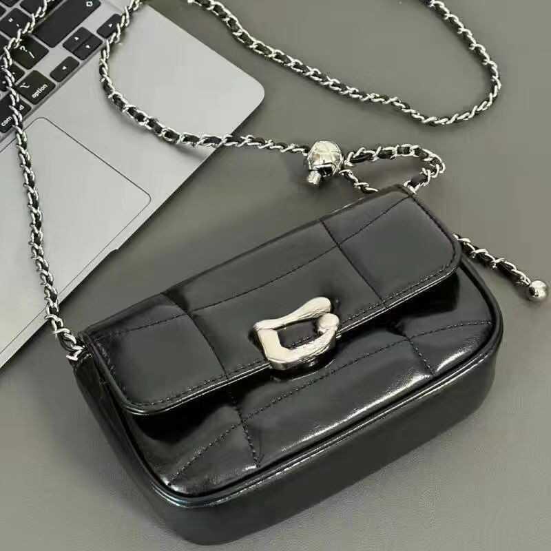 Silberne Tasche Damen Nischendesign Kette Unterarm Schultertasche Hochwertige Umhängetasche Damen