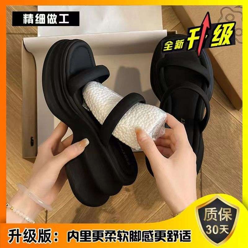 Wear foreign-style thick-soled heightened sandals for women's 2026 summer new Korean version of fashionable versatile casual slippers