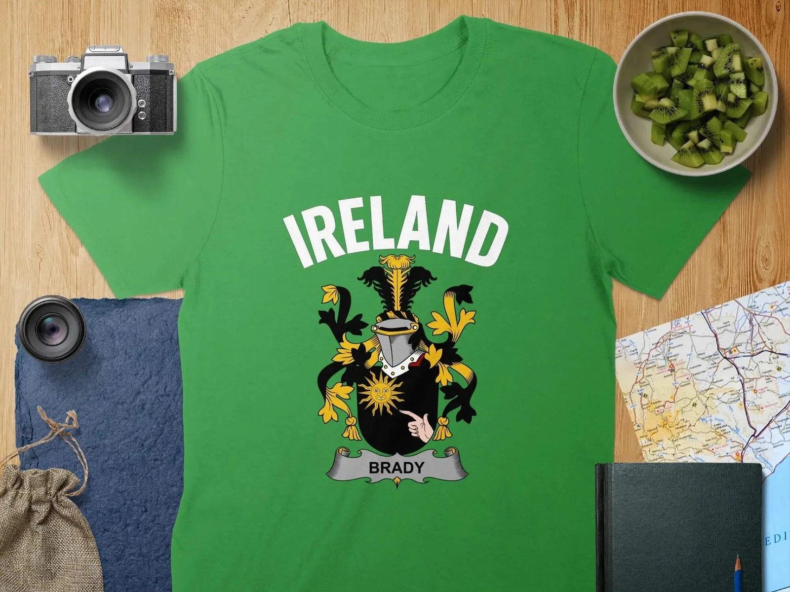 Brady Coat Of Arms Irish T-Shirt M