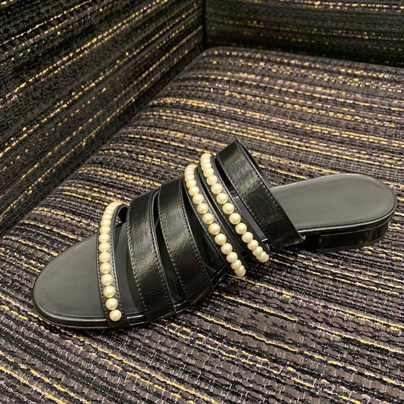 

Leather small fragrant pearl one-word slippers women s outer wear 2025 summer new round head low heel flat heel hollow sandals 40 чёрный